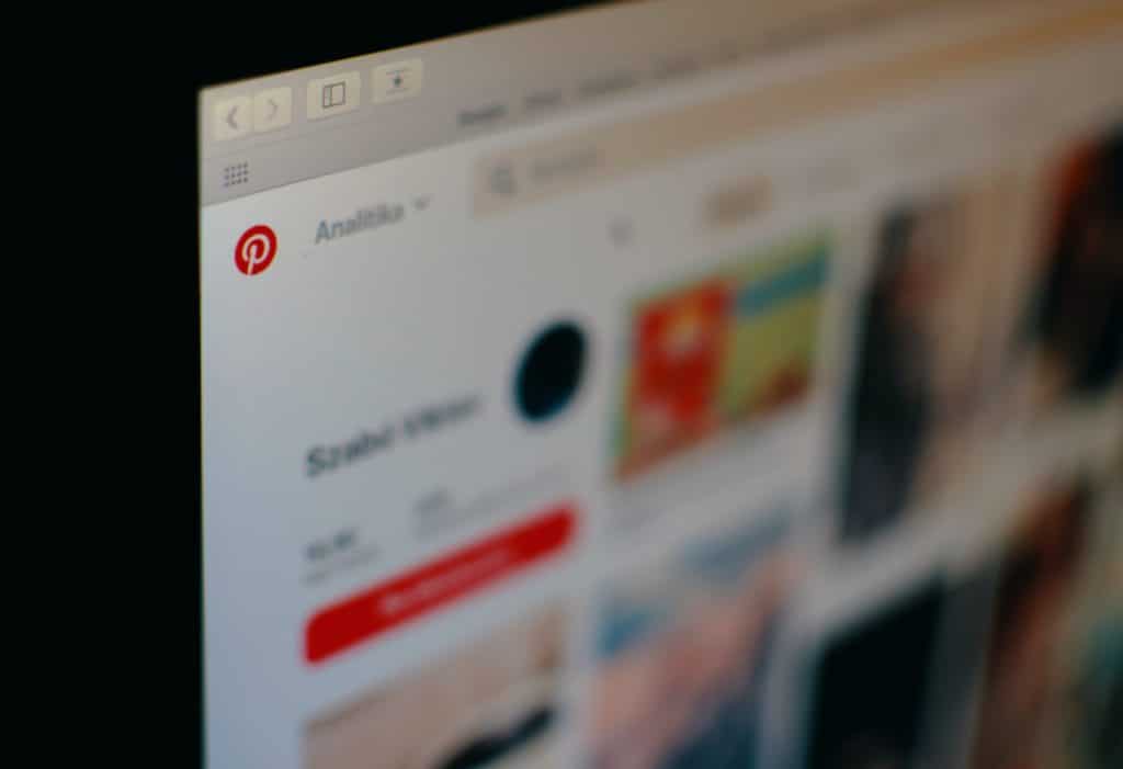 How do you target a Pinterest audience?